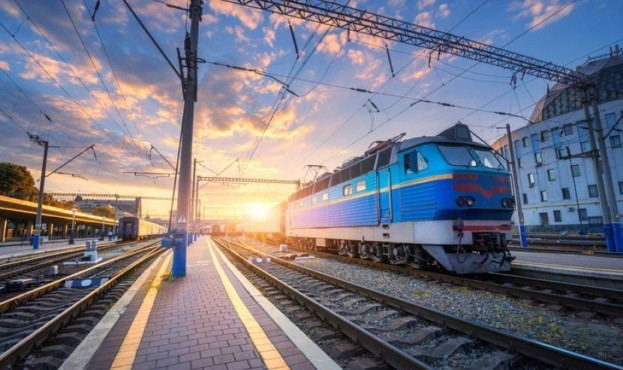 “Укрзалізниця” відновлює рух: які області готові до запуску потягів
