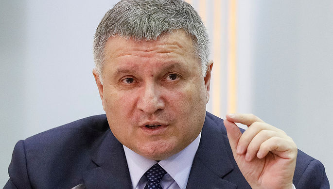 Подорожувати після послаблення карантину зможуть не всі – Аваков