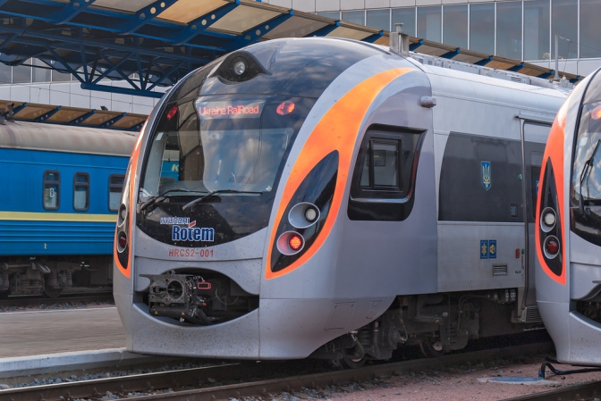 Укрзалізниця відновлює залізничне сполучення вже із п’ятниці
