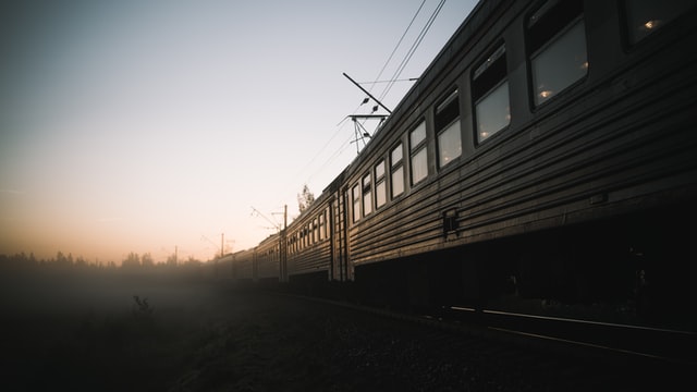 Львівська залізниця заборонила посадку пасажирів у двох районах