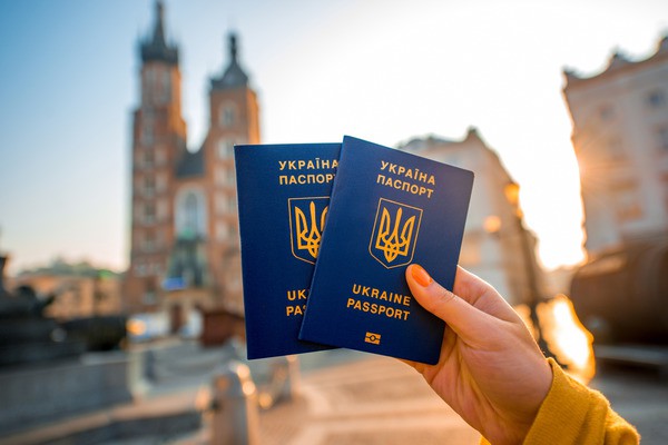 Уряд змінив правила перетину кордону для українців