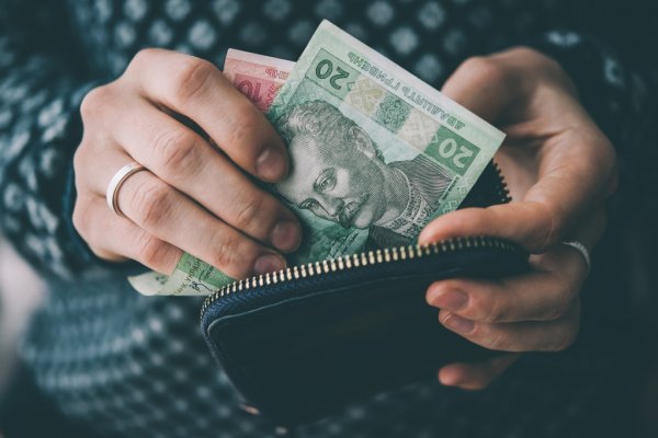 Верховна Рада планує запровадити грошову допомогу для заробітчан
