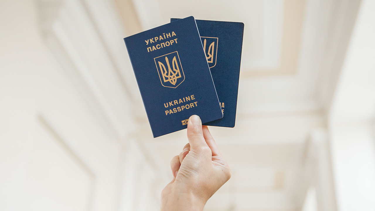 В Україні хочуть скасувати штамп у паспорті про місце проживання та довідку про прописку​