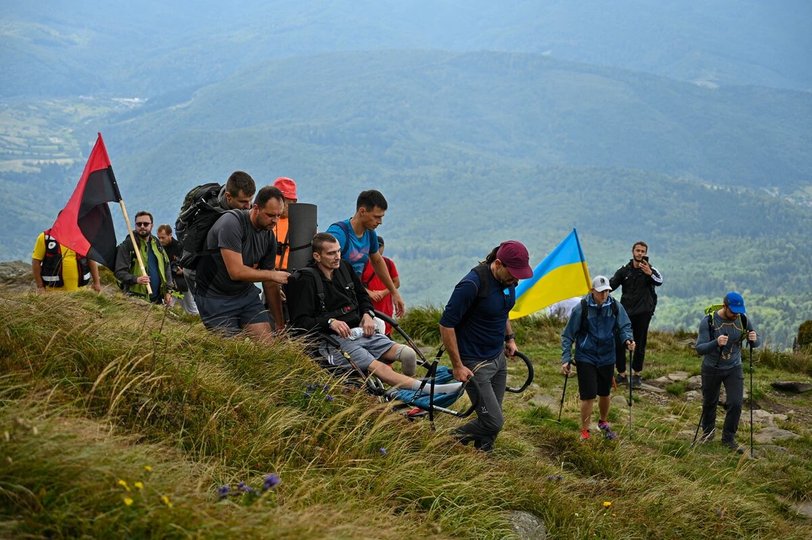 Ветерани війни піднялися на найвищу гору Львівщини