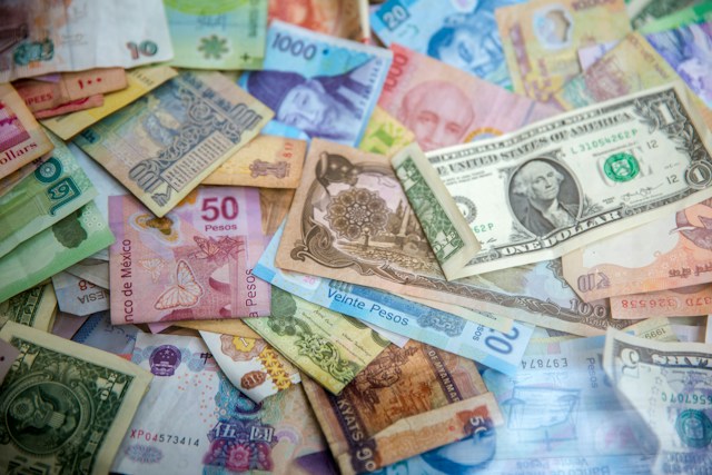 З початку війни люди задонатили на «Банки» €1 мільярд